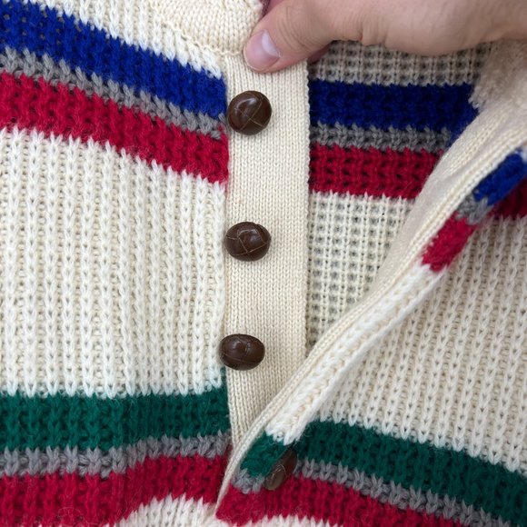 Boston Traders' Vintage Sweater - Picture 6 of 7